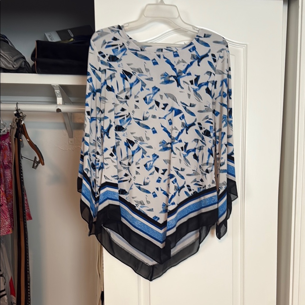 Women's Blue and Black Patterned Top